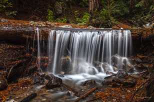 Falls at Julia Pfeiffer Burns-1886.jpg Falls at Julia Pfeiffer Burns-1886.jpg